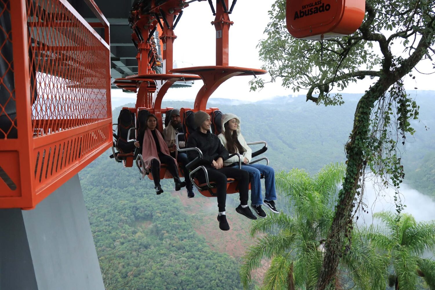 Abusado no Skyglass Canela