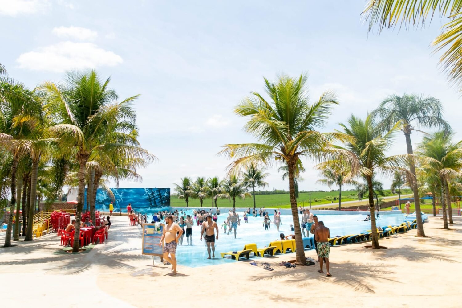 Castelo Park Aquático: O Refúgio Perfeito com Ondas e Adrenalina no Interior de SP