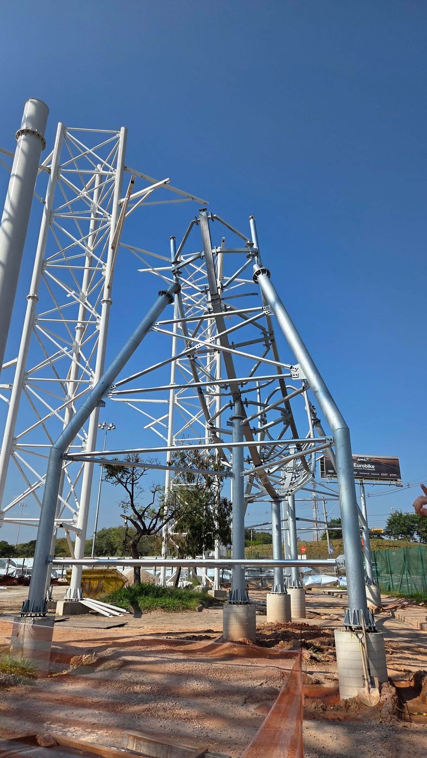 Vem pro Parque visitando as obras da montanha-russa aquática Kobra no Wet'n Wild
